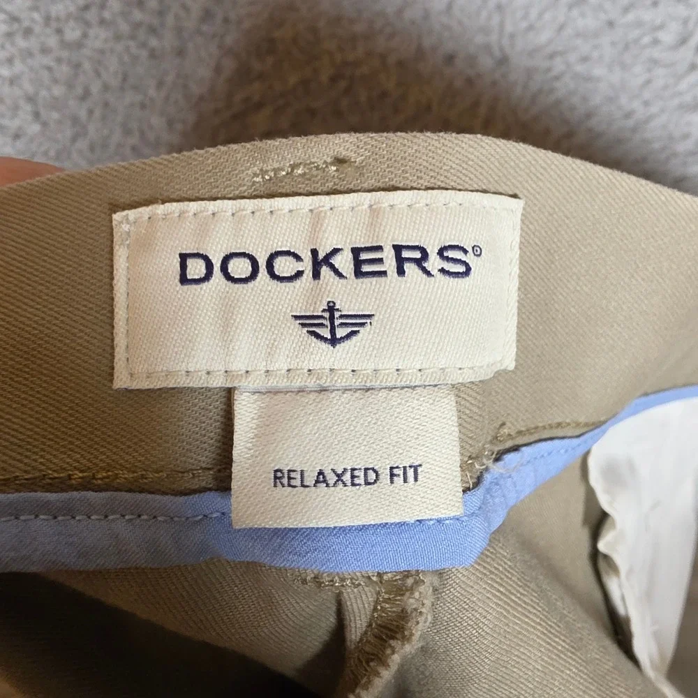 Dockers Chino Pants Mens 44x30 Timber Tan Relaxed Stretch Office Business‎ NEW